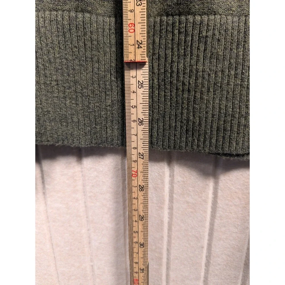 Banana Republic Sweater Mens Medium Green V-Neck Contrast Shoulder Excellent